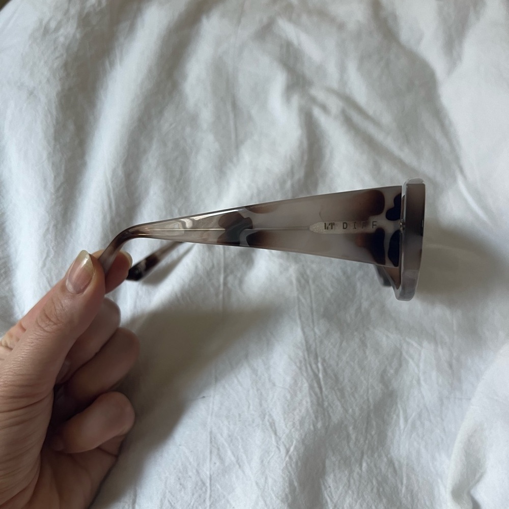 Diff Sunglasses - image 4